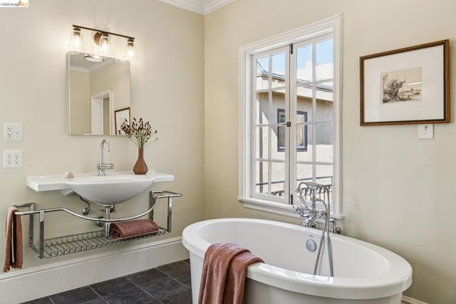 1643 Walnut St, Berkeley, CA 94709