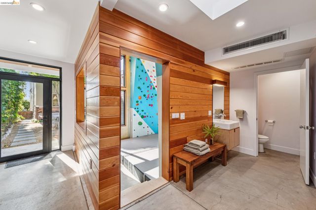 1643 Walnut St, Berkeley, CA 94709