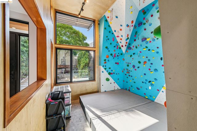 1643 Walnut St, Berkeley, CA 94709