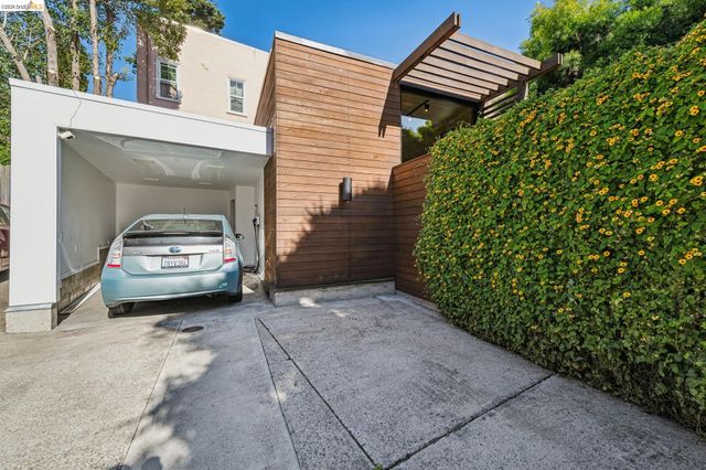 1643 Walnut St, Berkeley, CA 94709