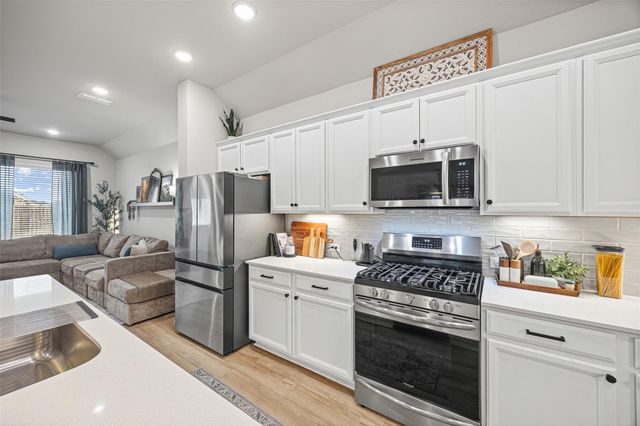 10306 Hay Meadow Drive, Iowa Colony, TX 77583