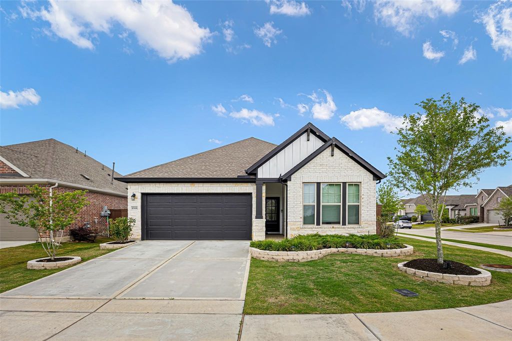 10306 Hay Meadow Drive, Iowa Colony, TX 77583