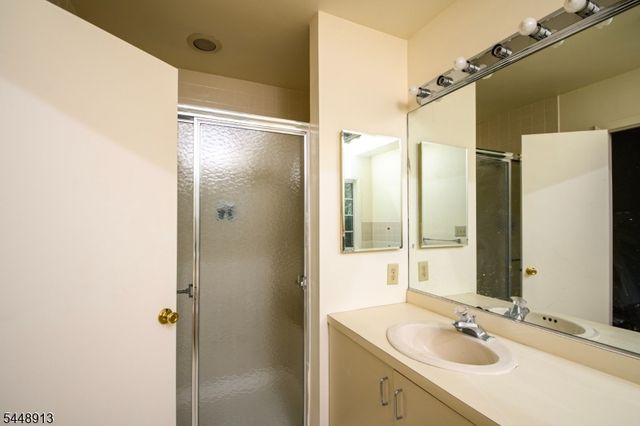 312 Araneo Dr, West Orange Twp., NJ 07052