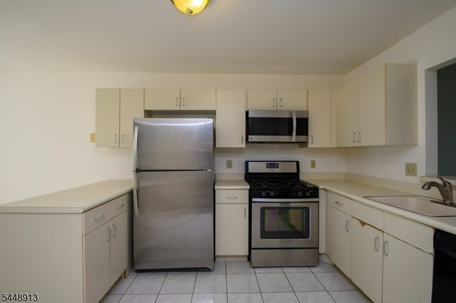 312 Araneo Dr, West Orange Twp., NJ 07052