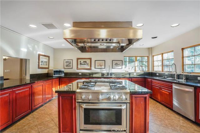 23777 Mulholland Hwy SPC 73, Calabasas, CA 91302