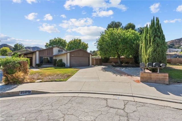 28018 Banjo Circle, Castaic, CA 91384
