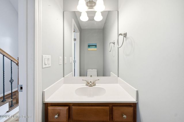 8507 Vancouver Ct, Louisville, KY 40228
