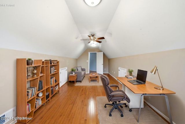 8507 Vancouver Ct, Louisville, KY 40228