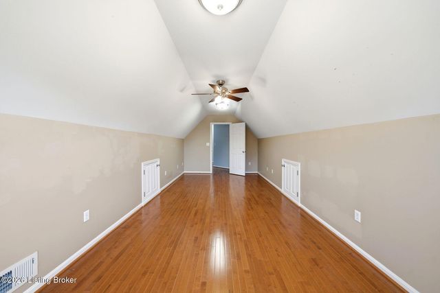 8507 Vancouver Ct, Louisville, KY 40228