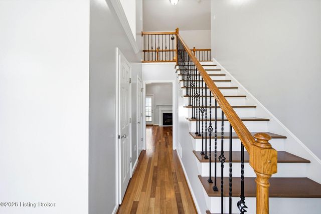 8507 Vancouver Ct, Louisville, KY 40228