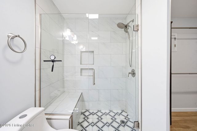 8507 Vancouver Ct, Louisville, KY 40228