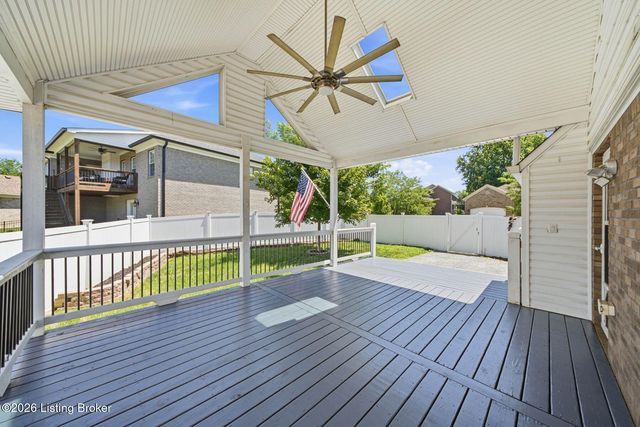 8507 Vancouver Ct, Louisville, KY 40228