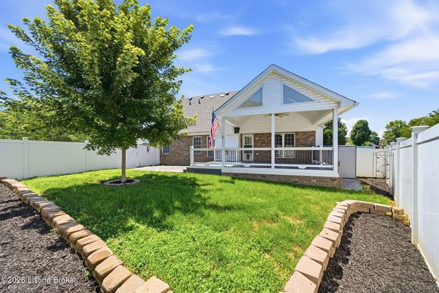 8507 Vancouver Ct, Louisville, KY 40228