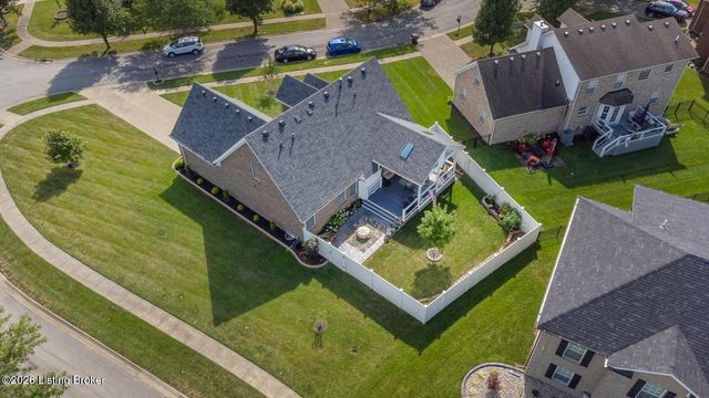 8507 Vancouver Ct, Louisville, KY 40228