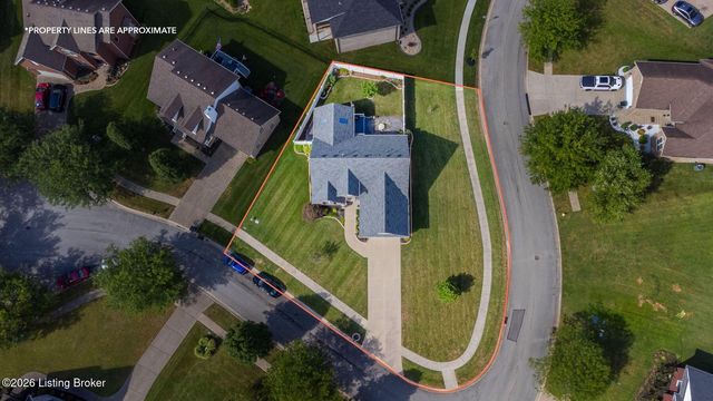 8507 Vancouver Ct, Louisville, KY 40228