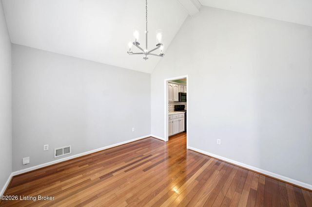 8507 Vancouver Ct, Louisville, KY 40228