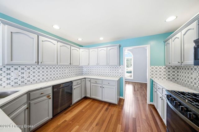 8507 Vancouver Ct, Louisville, KY 40228