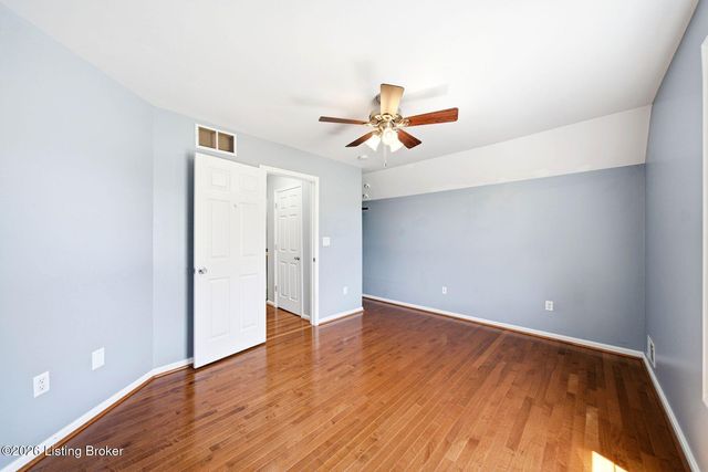 8507 Vancouver Ct, Louisville, KY 40228