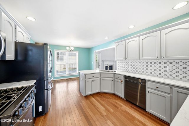 8507 Vancouver Ct, Louisville, KY 40228