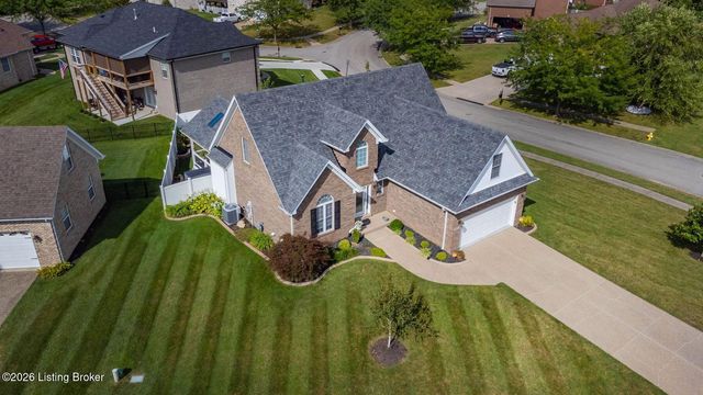 8507 Vancouver Ct, Louisville, KY 40228
