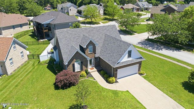 8507 Vancouver Ct, Louisville, KY 40228