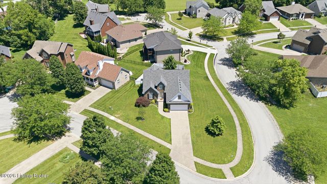 8507 Vancouver Ct, Louisville, KY 40228