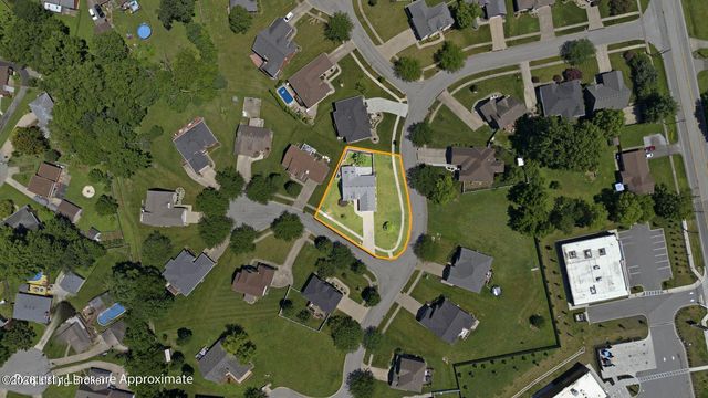 8507 Vancouver Ct, Louisville, KY 40228