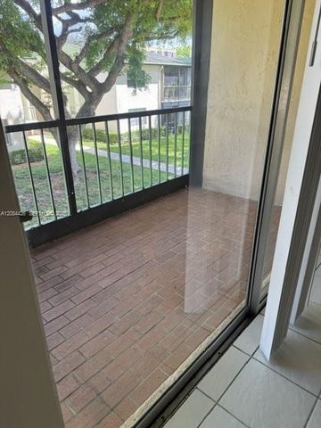 4153 NW 90th Avenue 206, Coral Springs, FL 33065