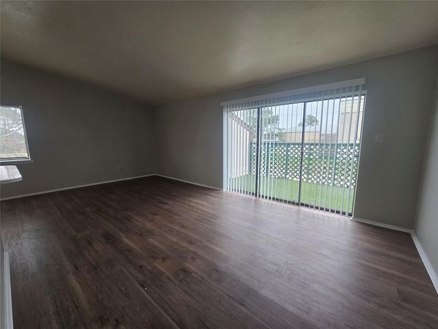 394 Duroux Road D, La Marque, TX 77568