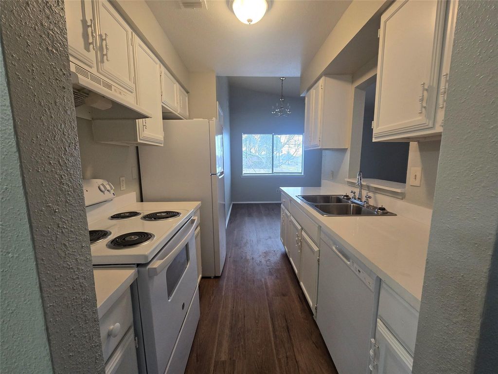 394 Duroux Road D, La Marque, TX 77568