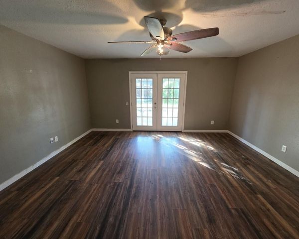 10900 Dogwood Drive, La Porte, TX 77571