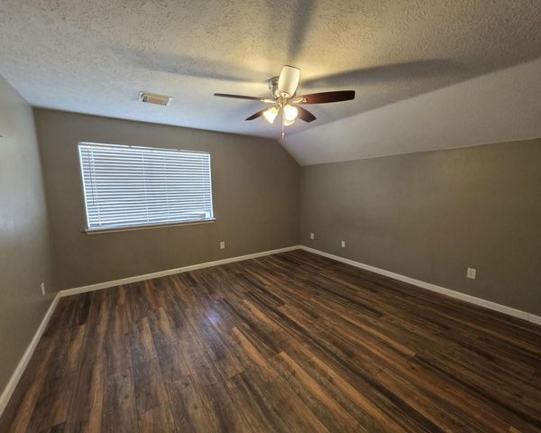 10900 Dogwood Drive, La Porte, TX 77571