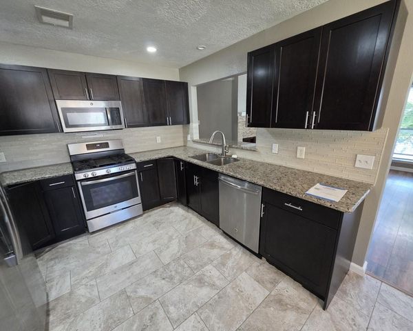 10900 Dogwood Drive, La Porte, TX 77571