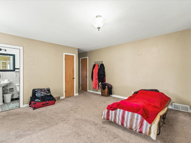 218 Shore Lane, Rockton, IL 61072