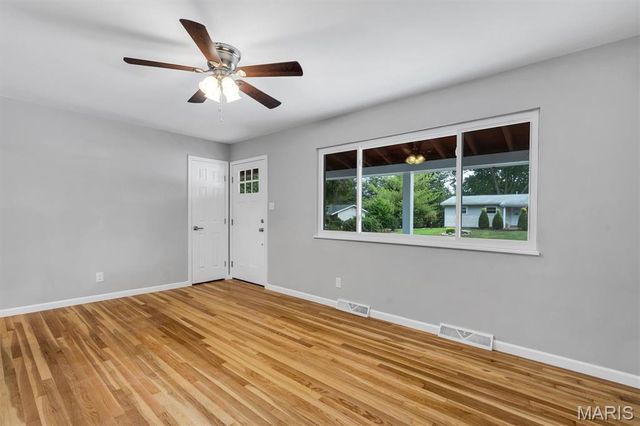 110 Paula Drive, St Charles, MO 63301