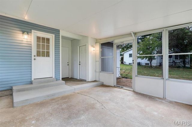 110 Paula Drive, St Charles, MO 63301