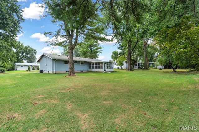 110 Paula Drive, St Charles, MO 63301