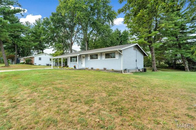 110 Paula Drive, St Charles, MO 63301