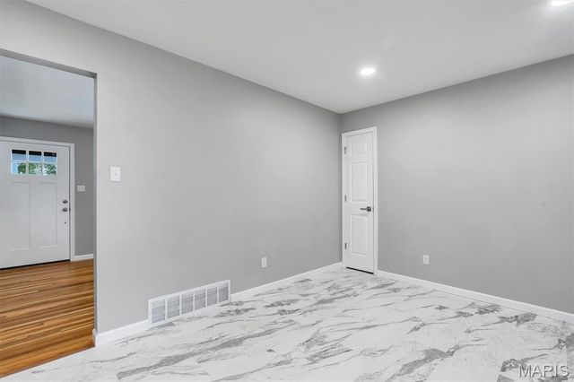 110 Paula Drive, St Charles, MO 63301