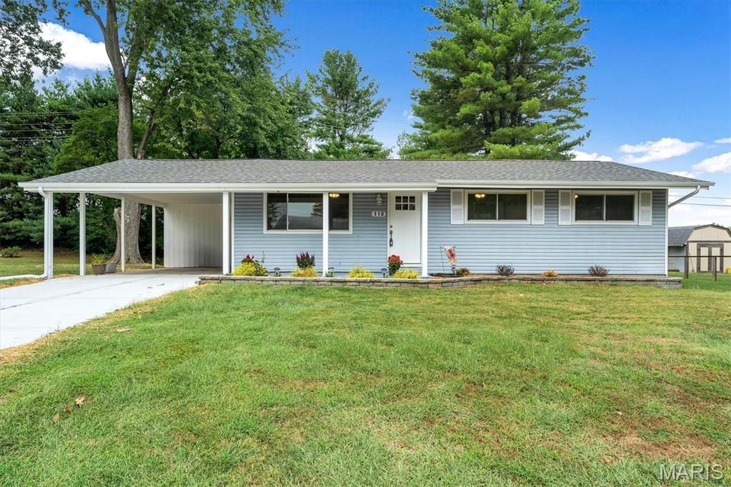 110 Paula Drive, St Charles, MO 63301