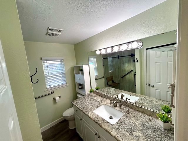 794 Marlin Street, Bayou Vista, TX 77563