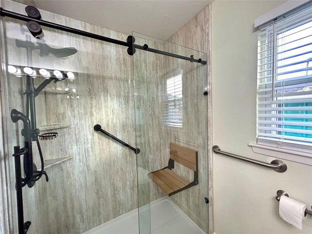 794 Marlin Street, Bayou Vista, TX 77563