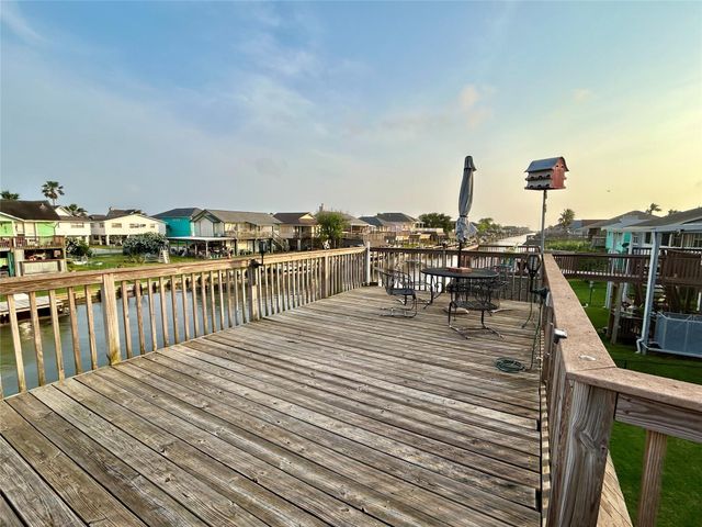 794 Marlin Street, Bayou Vista, TX 77563