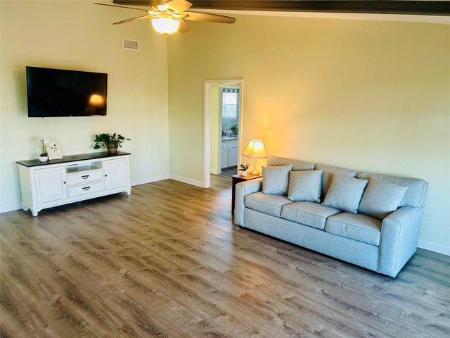 794 Marlin Street, Bayou Vista, TX 77563