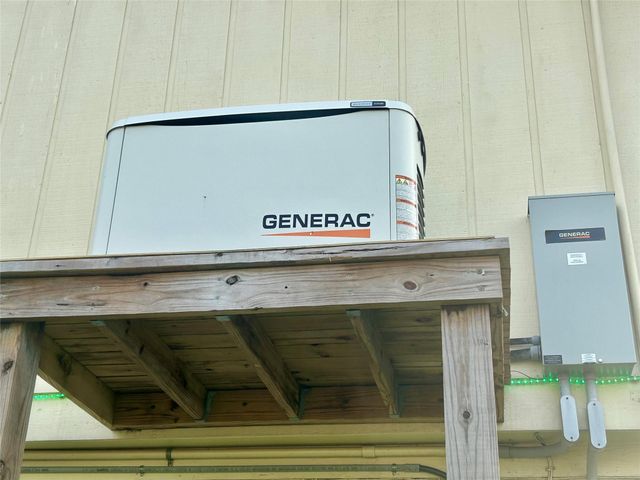 794 Marlin Street, Bayou Vista, TX 77563