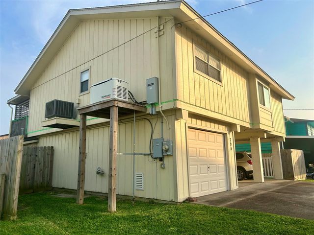 794 Marlin Street, Bayou Vista, TX 77563