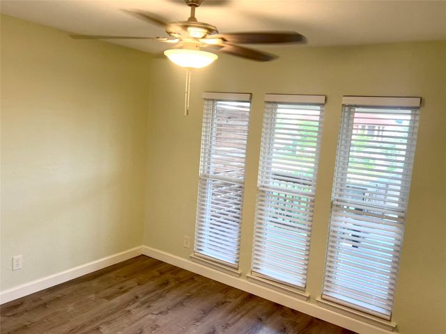 794 Marlin Street, Bayou Vista, TX 77563