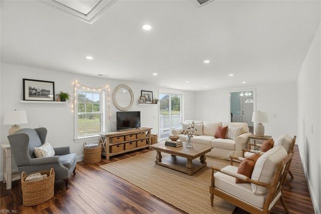 9632 Rowes Point RD, Hayes, VA 23072