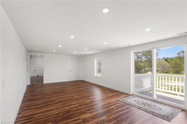 9632 Rowes Point RD, Hayes, VA 23072