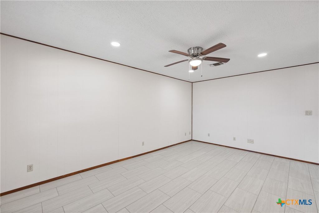 Image 19 of property listing at 710 Courtney Street, Edna, TX 77957
